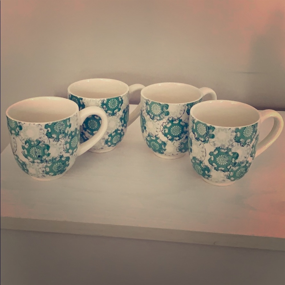 Set of 4 mugs